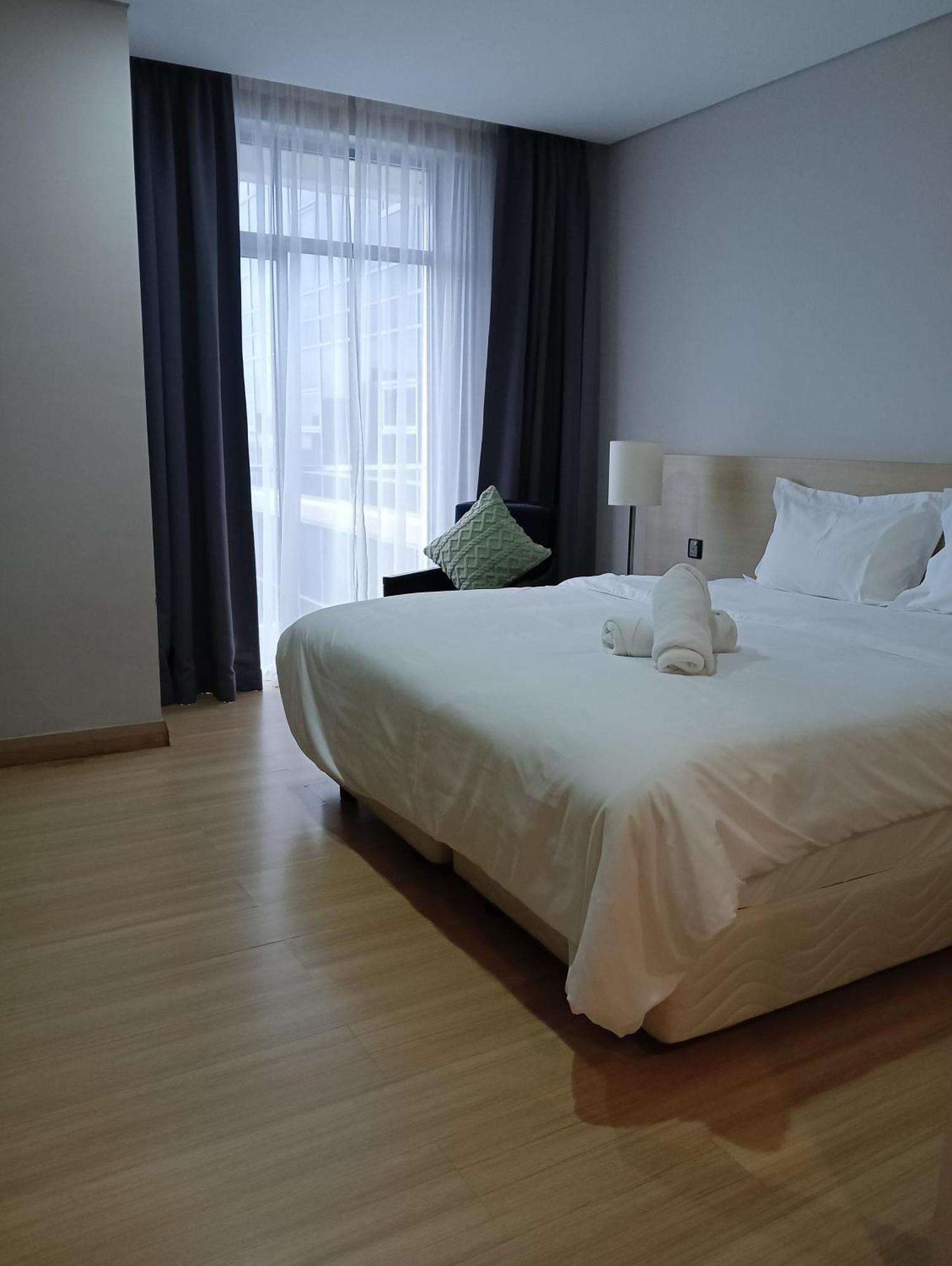 The Straits Suites By Ciconia Malacca ภายนอก รูปภาพ