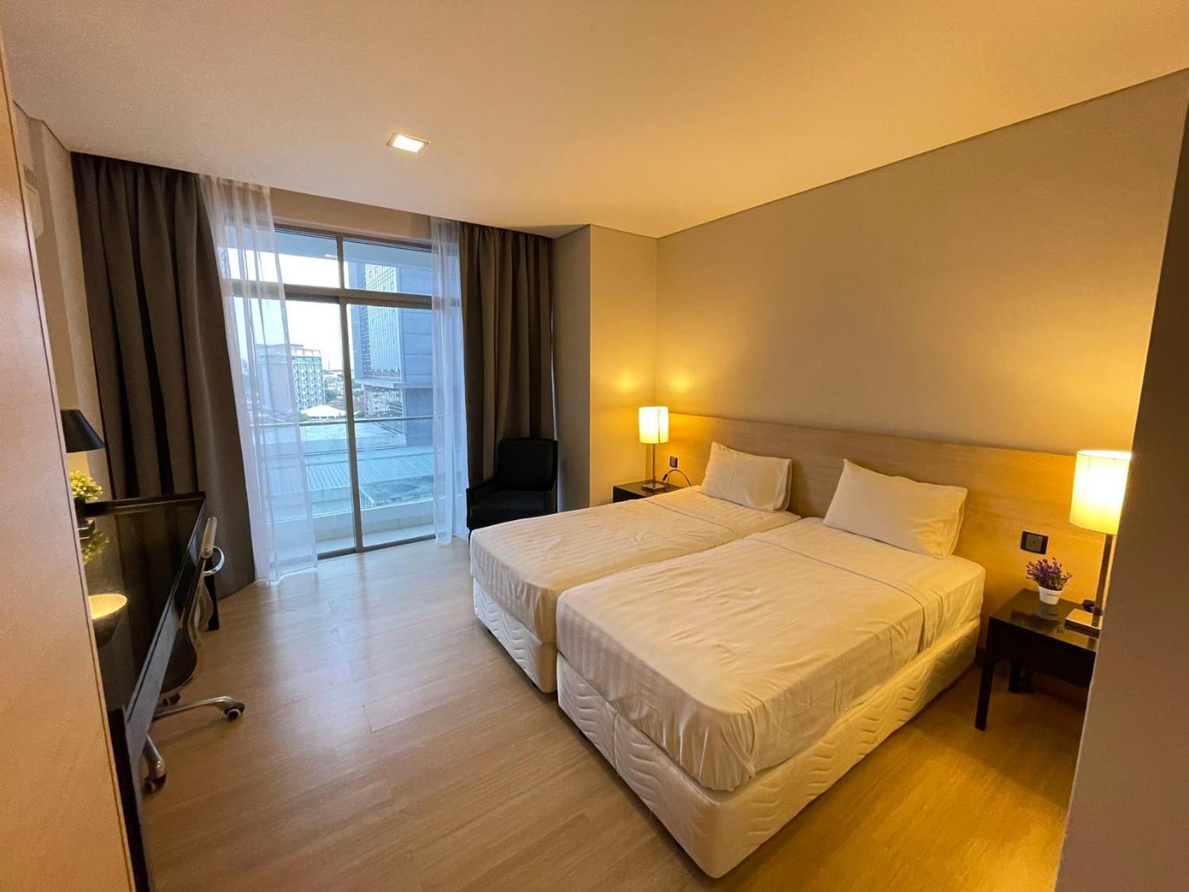 The Straits Suites By Ciconia Malacca ภายนอก รูปภาพ
